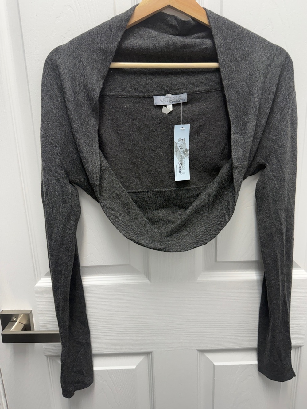 Catwalk Studio Dark Heather Gray Cropped Cardigan Shoulder Shrug Size Small NWT